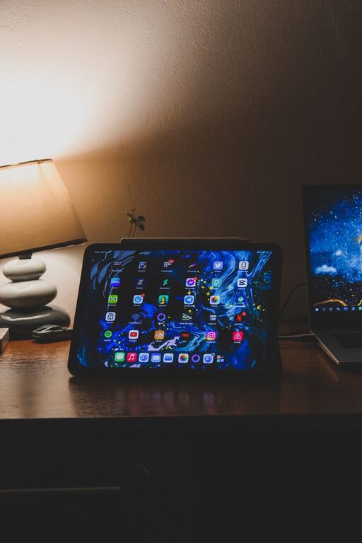How to Plan a Relaxing Screen-Light Evening at Home
